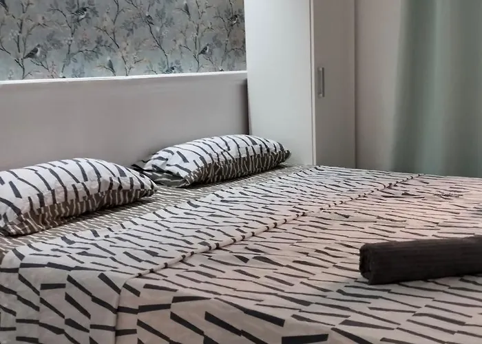 Marina Rooms
